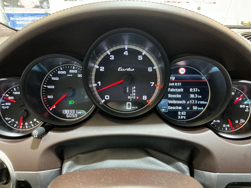 Porsche Cayenne Turbo 2015 – снимка 18