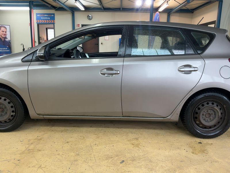 Toyota Auris 1.4 Turbodiesel 2014 – снимка 4