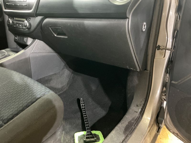 Toyota Auris 1.4 Turbodiesel 2014 – снимка 30