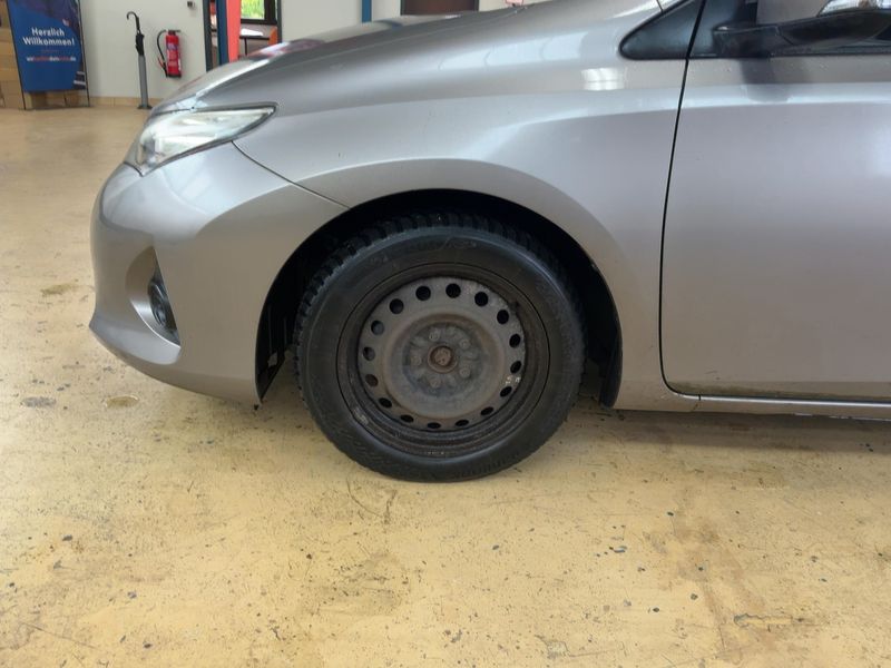 Toyota Auris 1.4 Turbodiesel 2014 – снимка 17