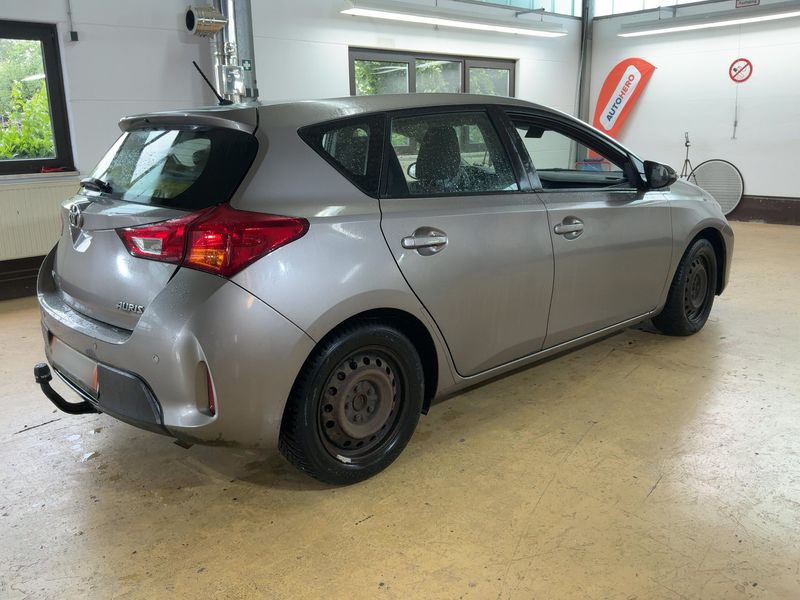 Toyota Auris 1.4 Turbodiesel 2014 – снимка 6