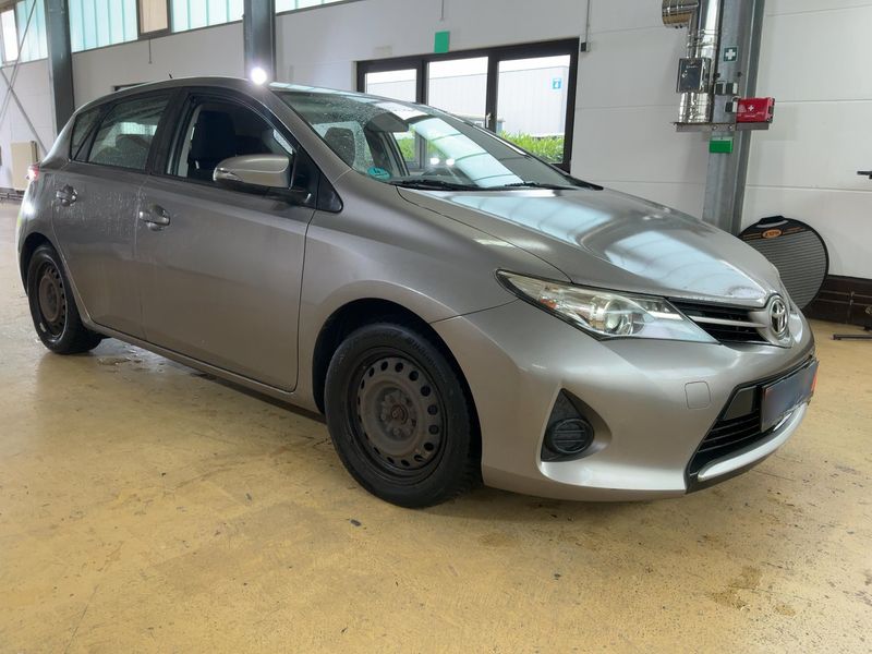 Toyota Auris 1.4 Turbodiesel 2014 – снимка 8