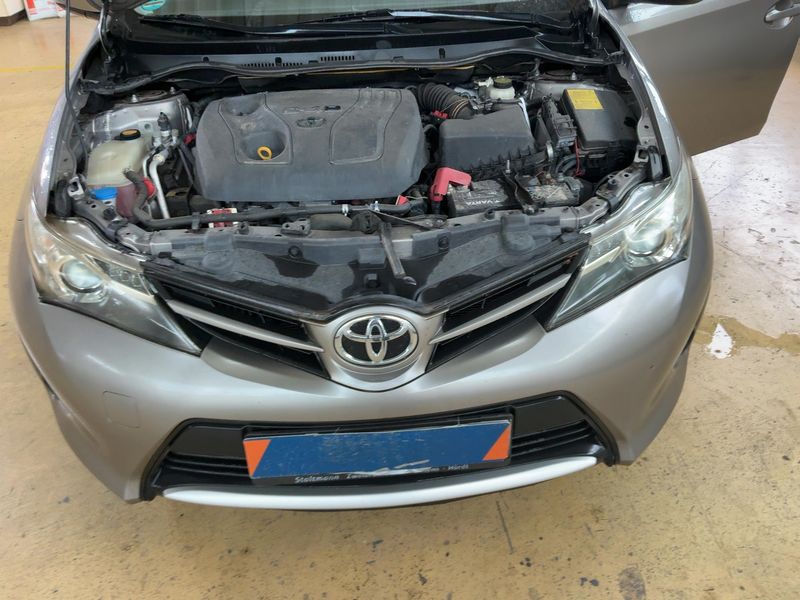 Toyota Auris 1.4 Turbodiesel 2014 – снимка 42