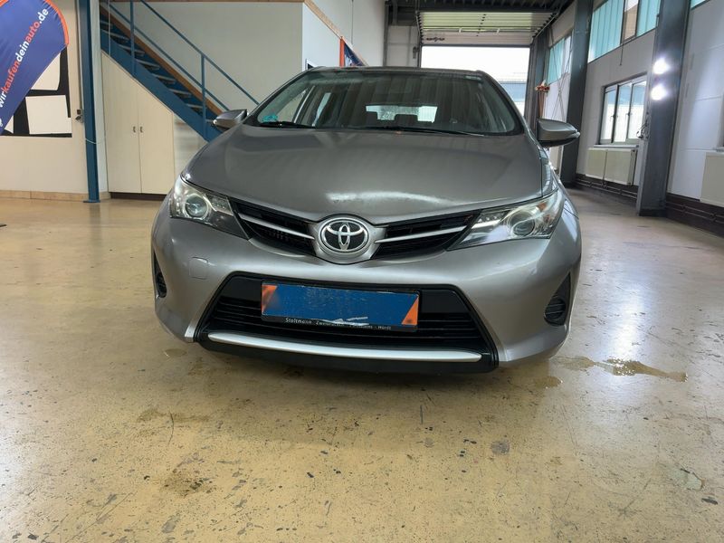 Toyota Auris 1.4 Turbodiesel 2014 – снимка 9