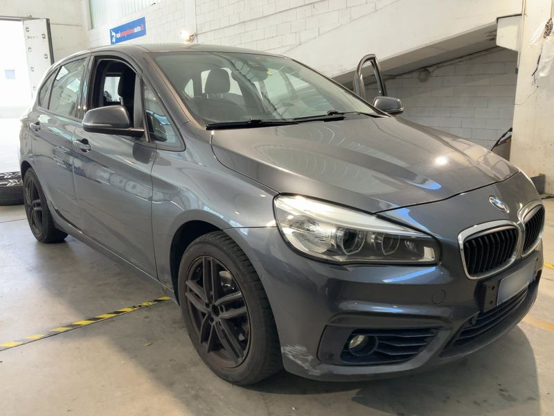 BMW 2er 220d Active Tourer xDrive Sport Line 2015 – снимка 12