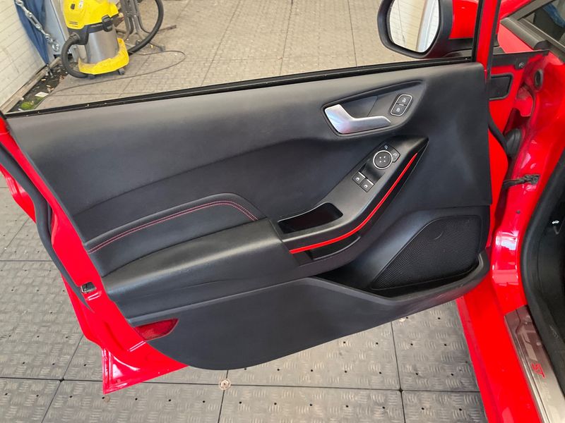 Ford Fiesta 1.0 EcoBoost ST-Line 2018 – снимка 33