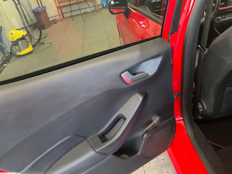 Ford Fiesta 1.0 EcoBoost ST-Line 2018 – снимка 27