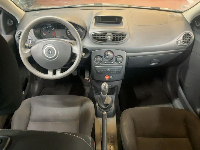 Renault Clio 1.2 Collection Zen 2014 – снимка 17