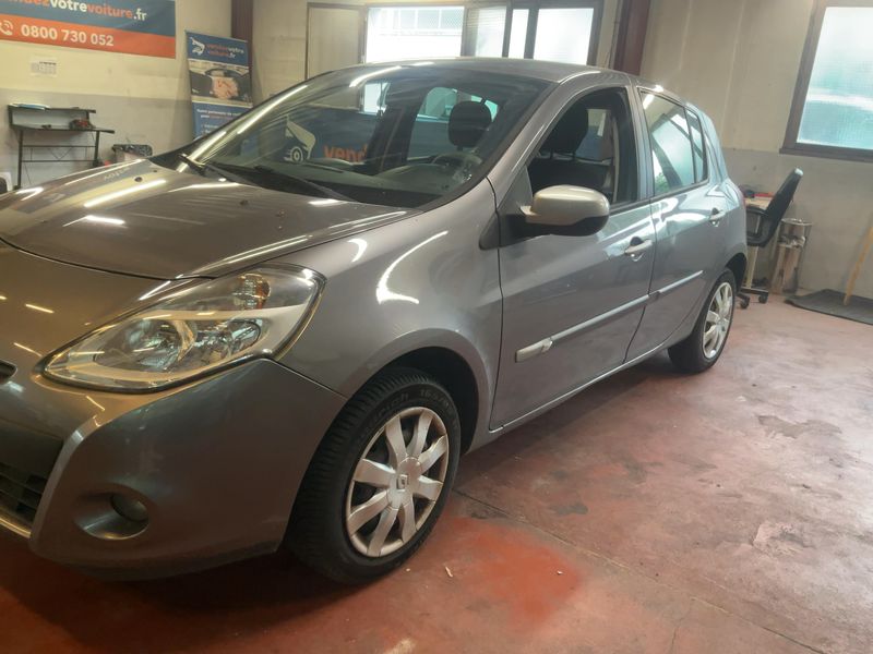 Renault Clio 1.2 Collection Zen 2014 – снимка 2