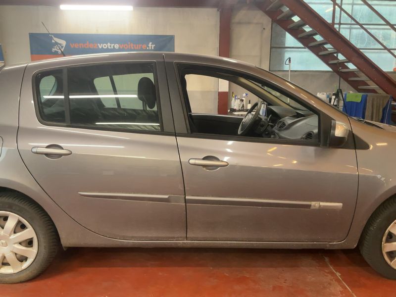 Renault Clio 1.2 Collection Zen 2014 – снимка 10