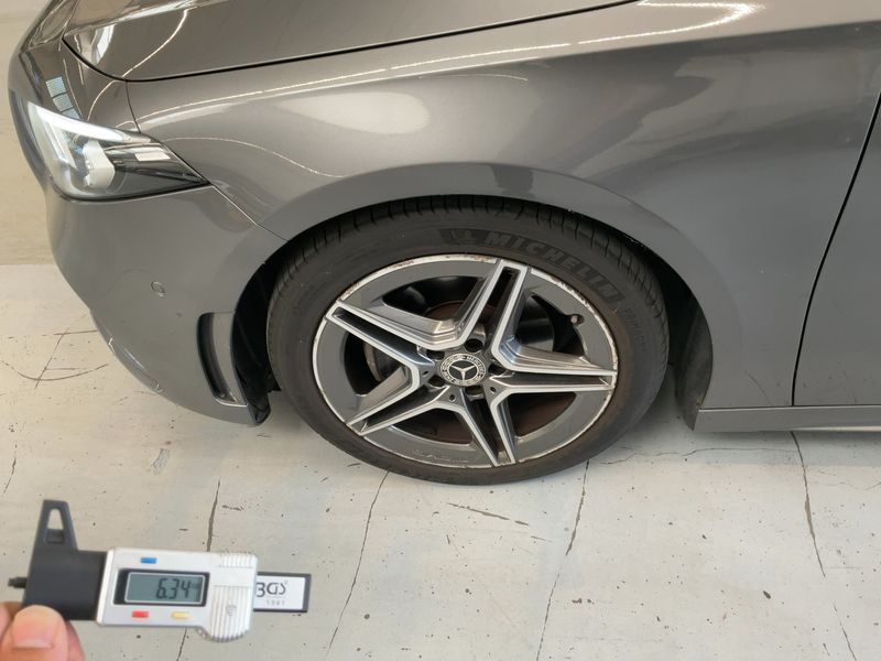 Mercedes-Benz A-Klasse A 180 AMG Line 2020 – снимка 3