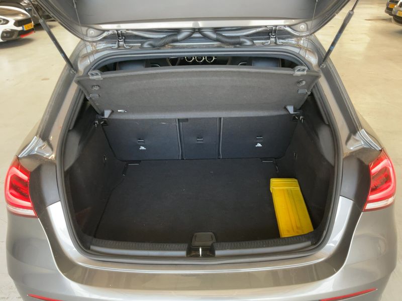 Mercedes-Benz A-Klasse A 180 AMG Line 2020 – снимка 15