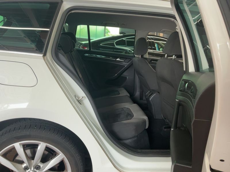 Volkswagen Golf VII 2.0 TDI Highline BlueMotion Tech 2017 – снимка 19