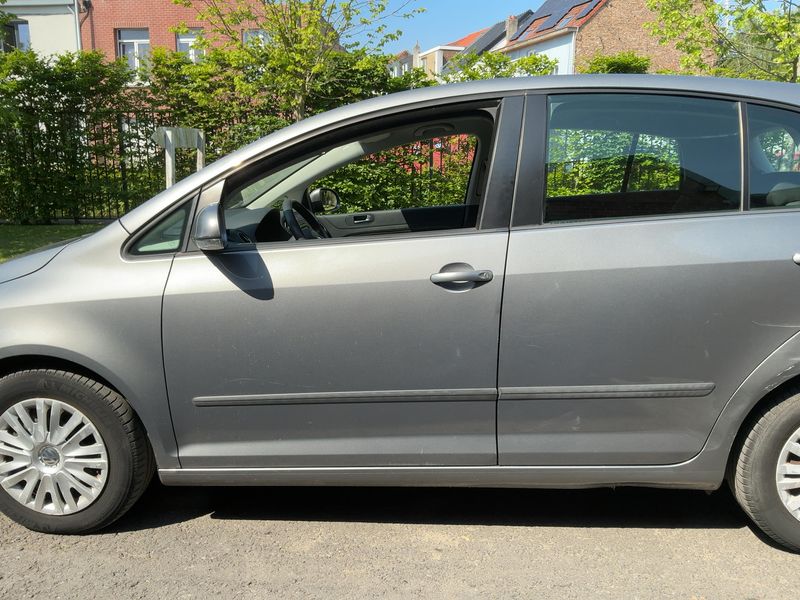 Volkswagen Golf VI Plus 1.6 TDI Trendline 2009 – снимка 4