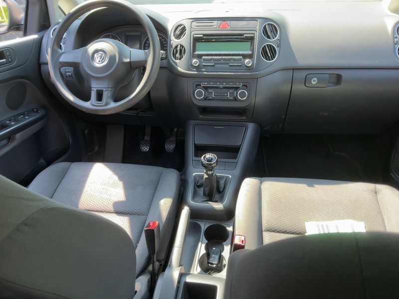 Volkswagen Golf VI Plus 1.6 TDI Trendline 2009 – снимка 12