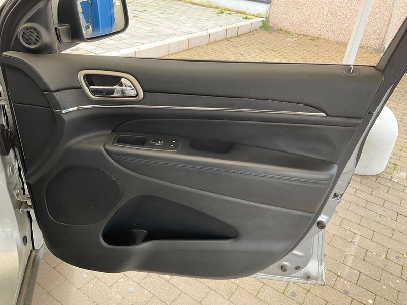 Jeep Grand Cherokee 3.0 CRD Overland 2013 – снимка 25