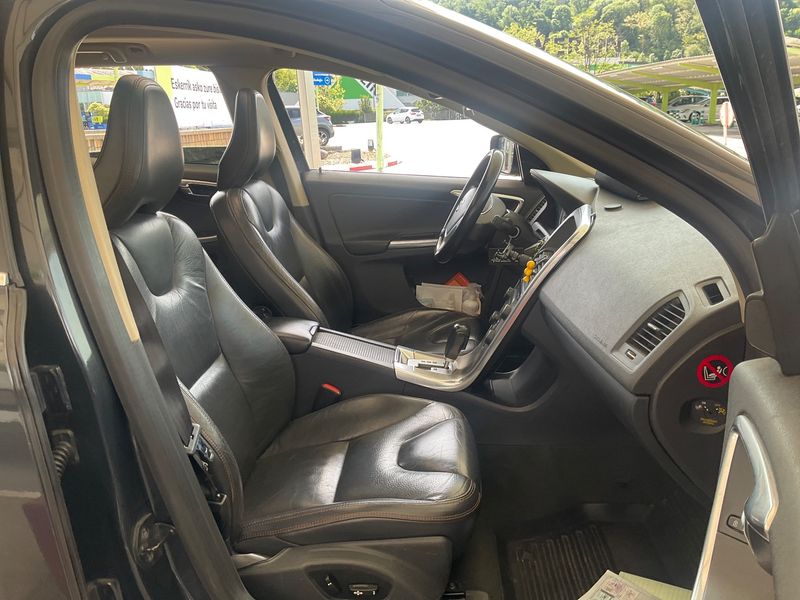 Volvo XC60 2.4 D5 Summum AWD 2012 – снимка 16