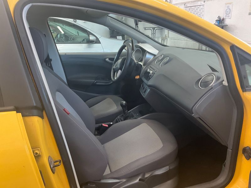 Seat Ibiza 1.6 TDI Stylance / Style 2010 – снимка 3