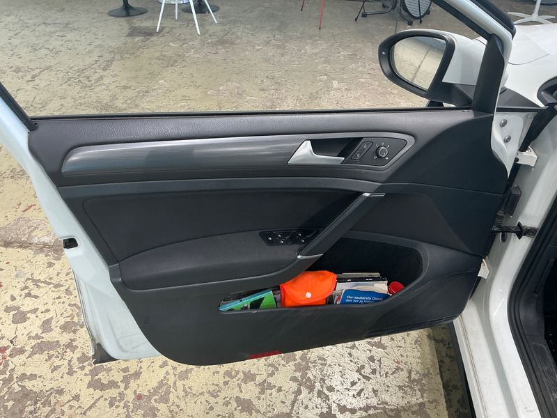 Volkswagen Golf VII 2.0 TDI Comfortline BlueMotion Tech 2018 – снимка 25