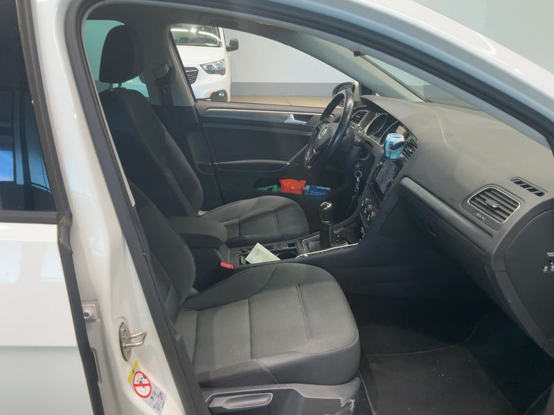 Volkswagen Golf VII 2.0 TDI Comfortline BlueMotion Tech 2018 – снимка 16