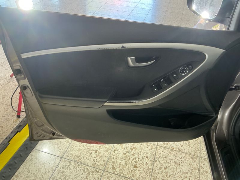 Hyundai i30 1.4 Classic 2014 – снимка 27