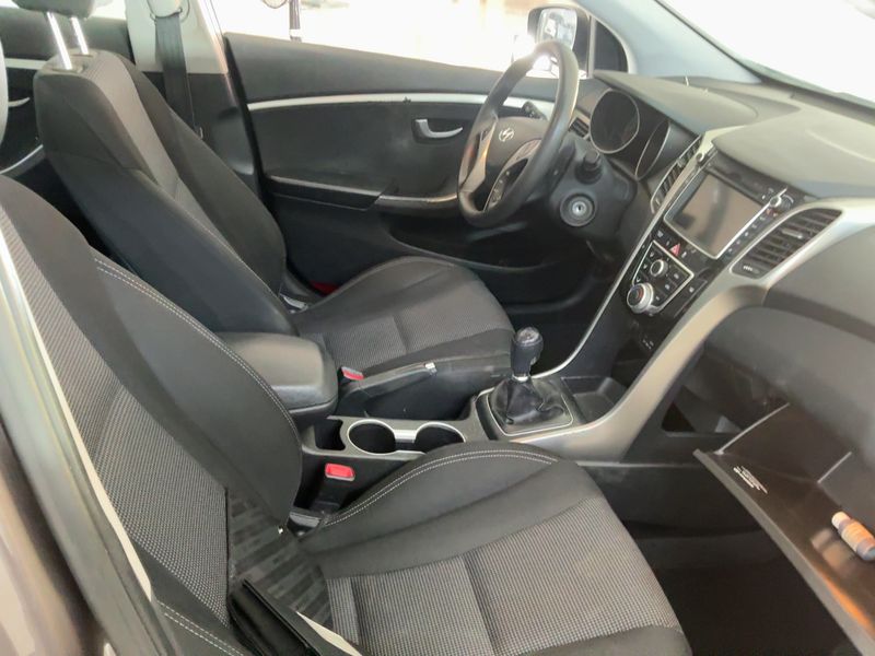 Hyundai i30 1.4 Classic 2014 – снимка 16