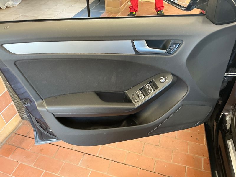 Audi A4 2.0 TDI Ambiente 2013 – снимка 25