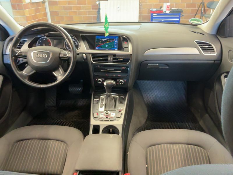 Audi A4 2.0 TDI Ambiente 2013 – снимка 17