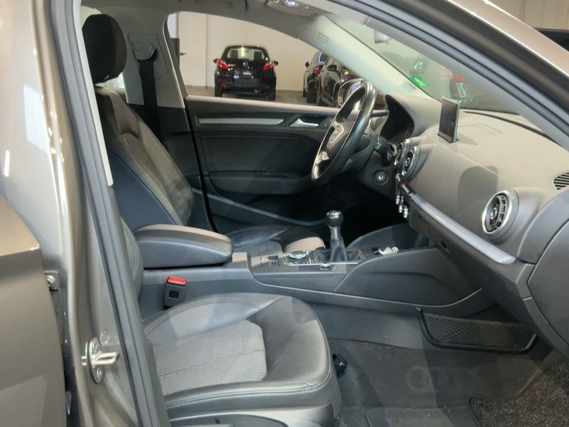 Audi A3 Limousine 1.4 TFSI Ambiente 2016 – снимка 16