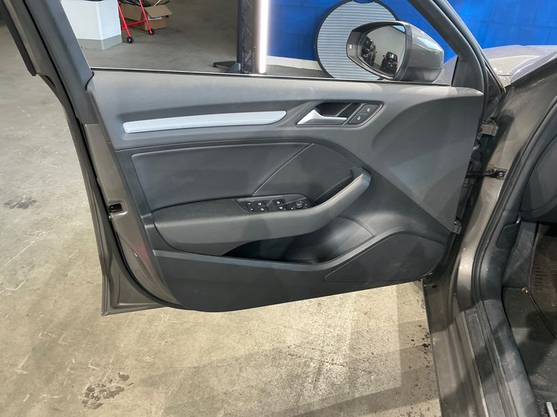 Audi A3 Limousine 1.4 TFSI Ambiente 2016 – снимка 26