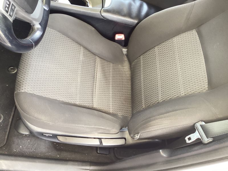 Toyota Avensis 2.0 D-4D Comfort 2012 – снимка на щета
