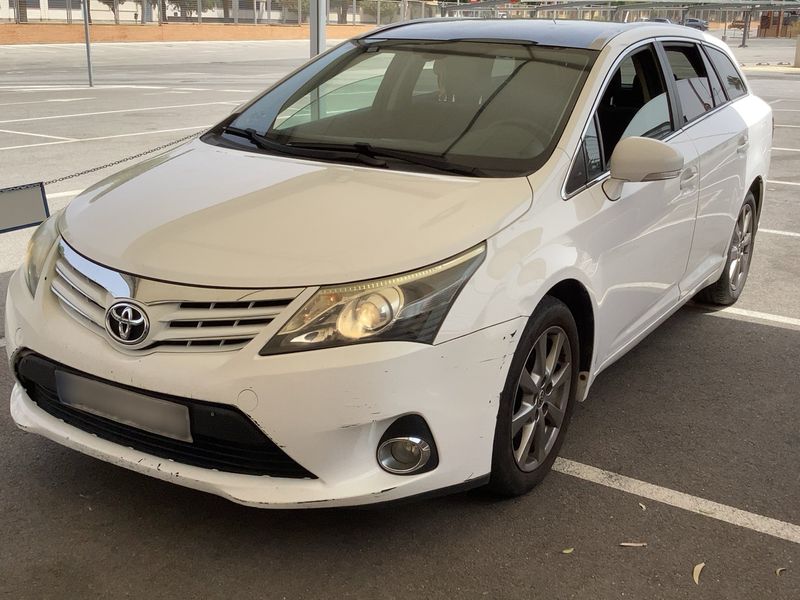 Toyota Avensis 2.0 D-4D Comfort 2012 – снимка 1