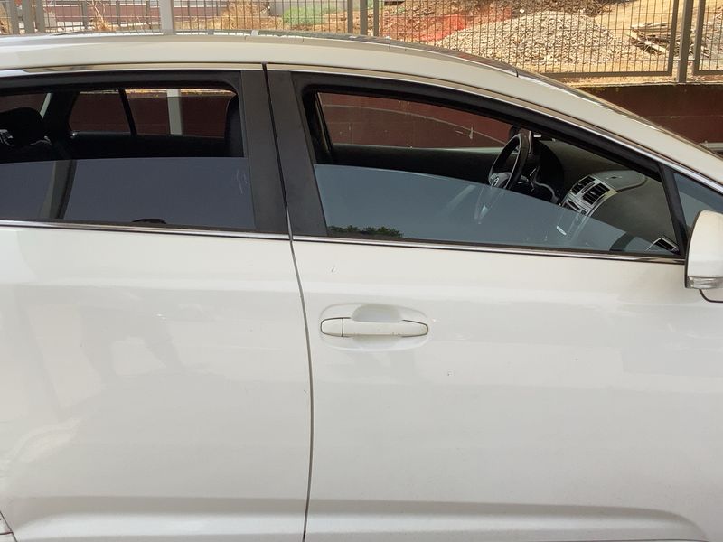 Toyota Avensis 2.0 D-4D Comfort 2012 – снимка 7