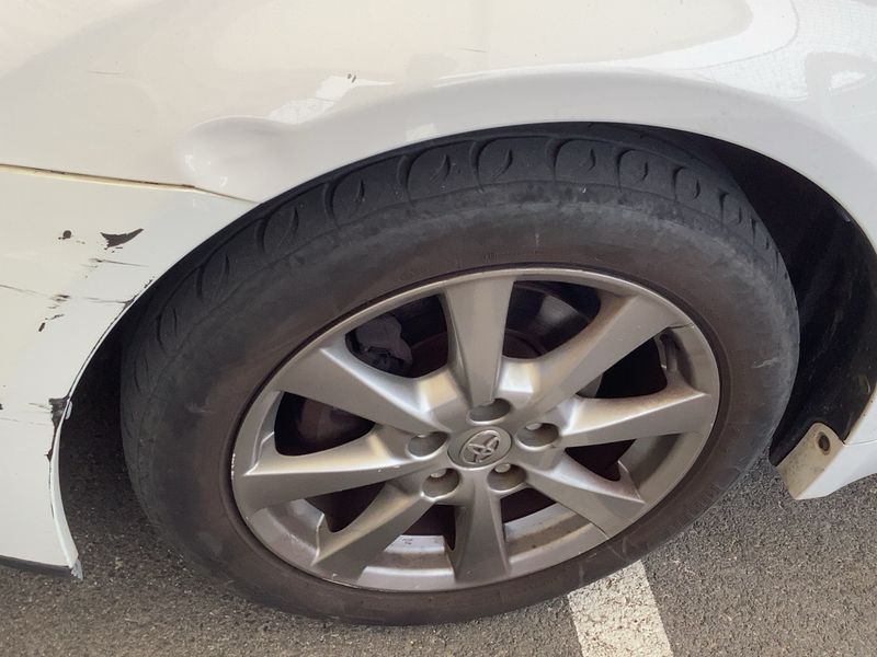 Toyota Avensis 2.0 D-4D Comfort 2012 – снимка 17