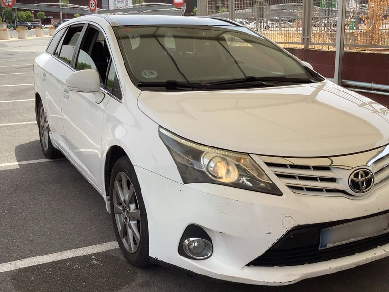 Toyota Avensis 2.0 D-4D Comfort 2012 – снимка 8