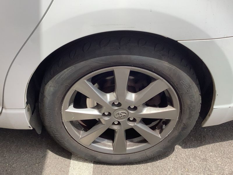 Toyota Avensis 2.0 D-4D Comfort 2012 – снимка 18