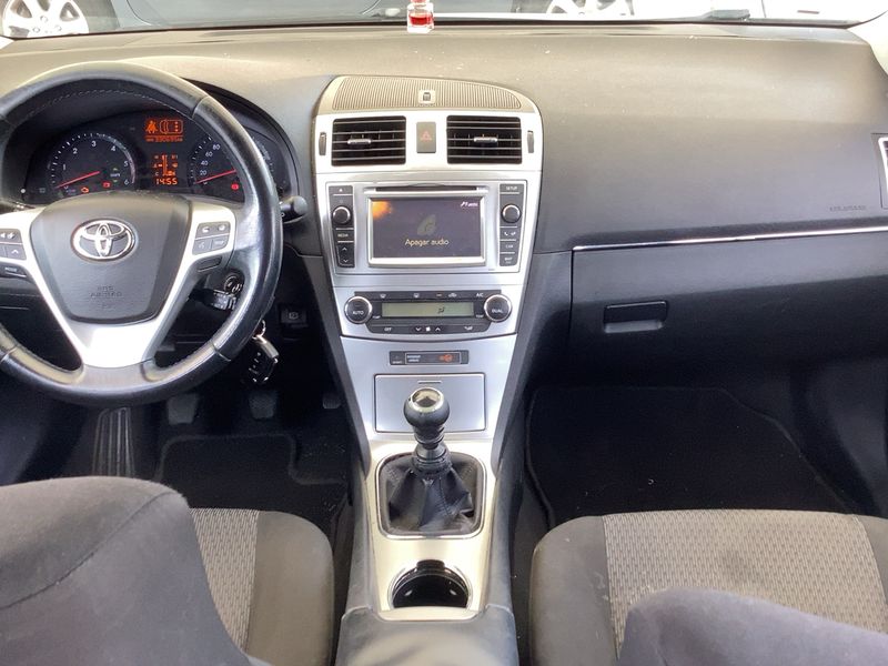 Toyota Avensis 2.0 D-4D Comfort 2012 – снимка 12
