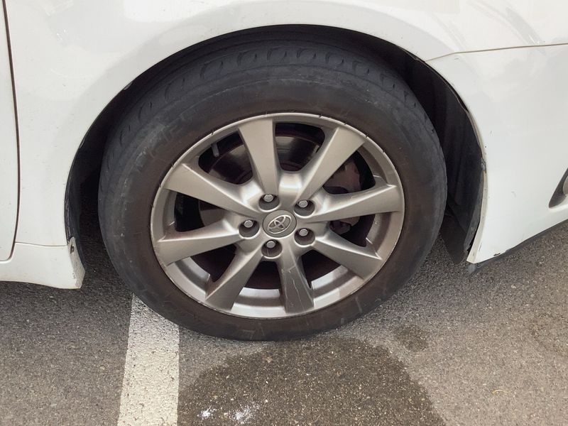 Toyota Avensis 2.0 D-4D Comfort 2012 – снимка 20