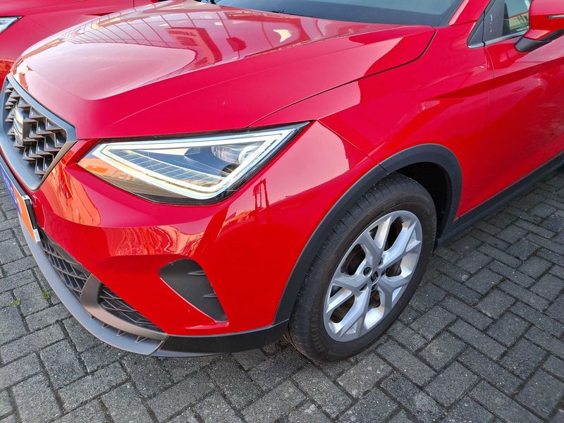 Seat Arona 1.0 TSI FR 2024 – снимка 2