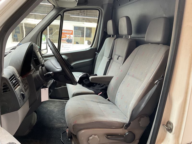 Volkswagen Crafter 2.5 TDI DPF Kasten 30 kurzer Radstand 2009 – снимка 16