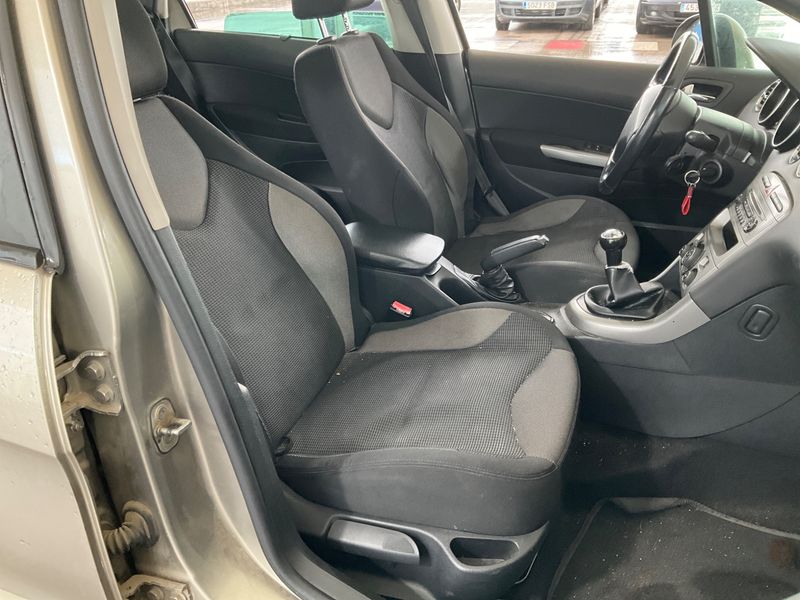 Peugeot 308 1.6 HDi Active 2011 – снимка 3