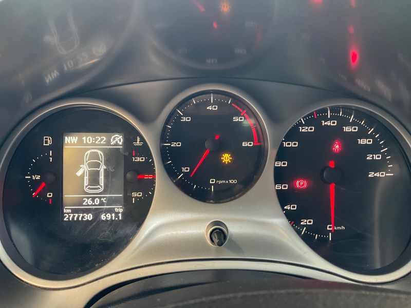 Seat Leon 1.6 TDI Style Copa Ecomotive 2011 – снимка 4