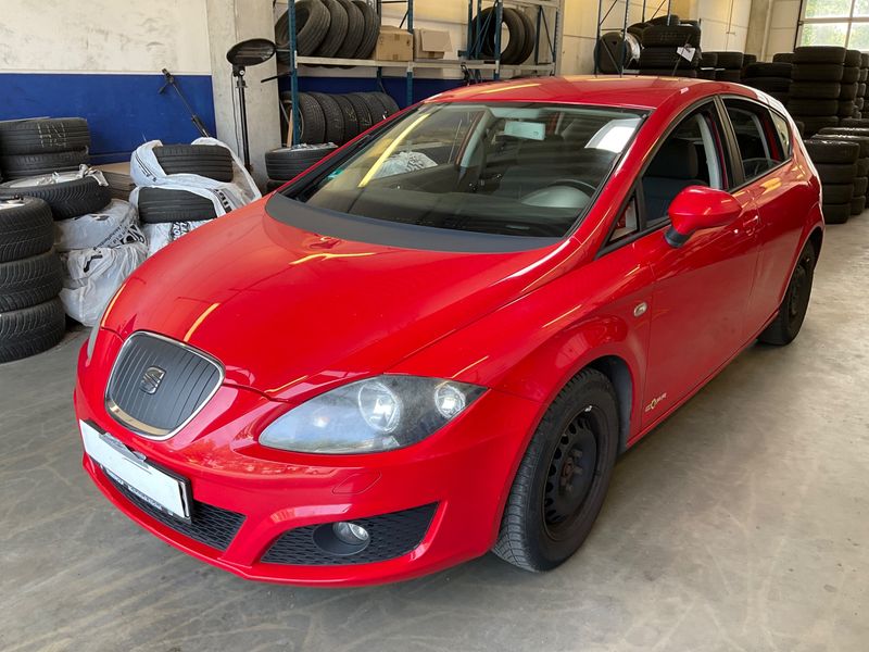 Seat Leon 1.6 TDI Style Copa Ecomotive 2011 – снимка 1