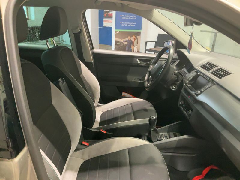 Skoda Fabia 1.2 TSI Joy 2016 – снимка 17