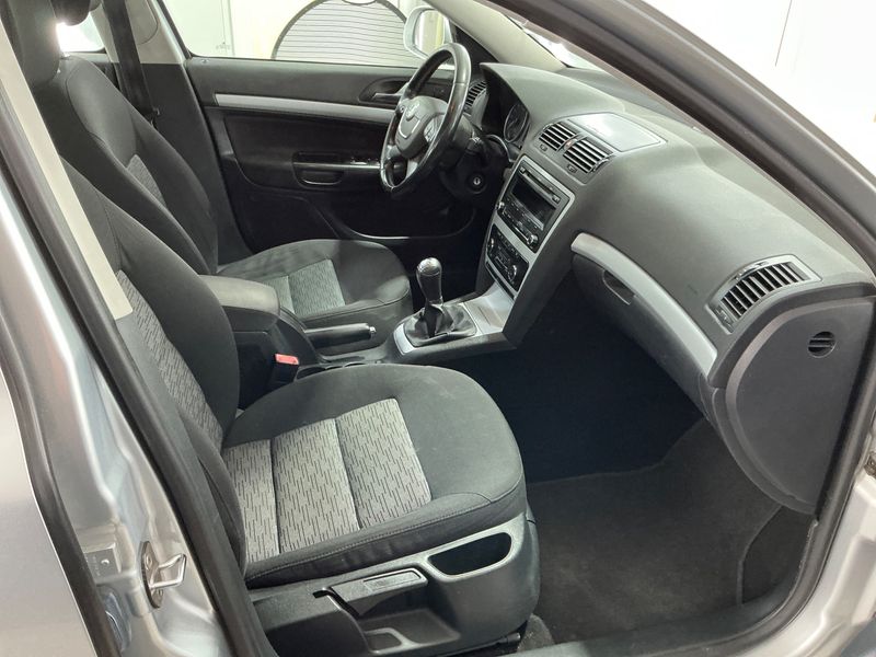 Skoda Octavia 2.0 TDI Impuls Edition 2010 – снимка 3