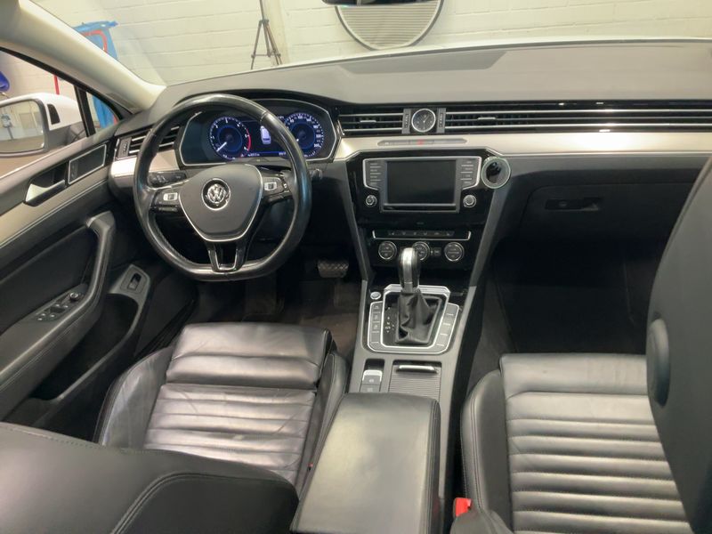 Volkswagen Passat 2.0 TDI Highline 4Motion BlueMotion Tech 2016 – снимка 18