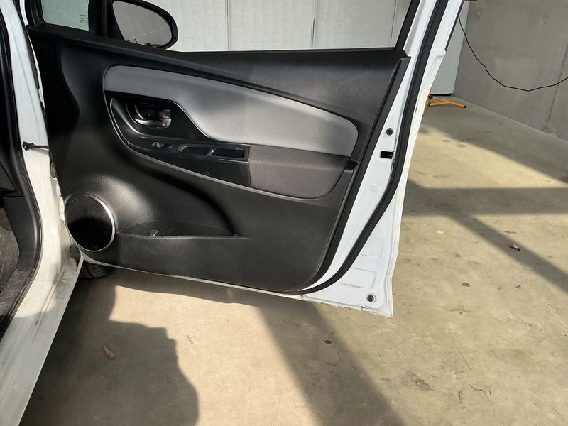 Toyota Yaris 1.5 Hybrid Edition 45 2016 – снимка 33