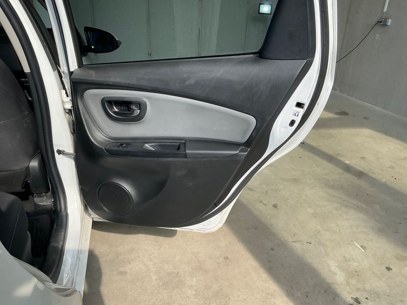 Toyota Yaris 1.5 Hybrid Edition 45 2016 – снимка 31