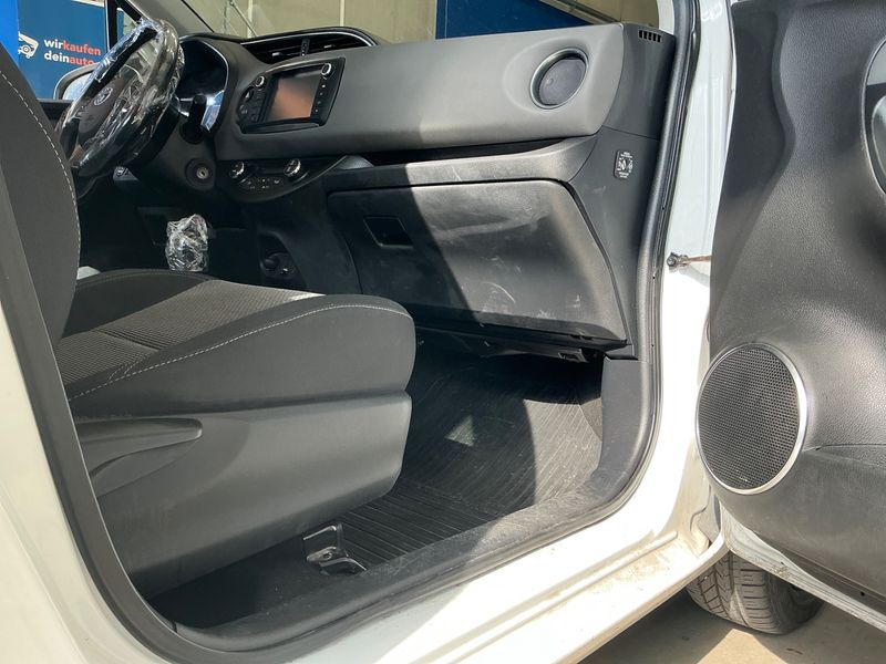 Toyota Yaris 1.5 Hybrid Edition 45 2016 – снимка 34