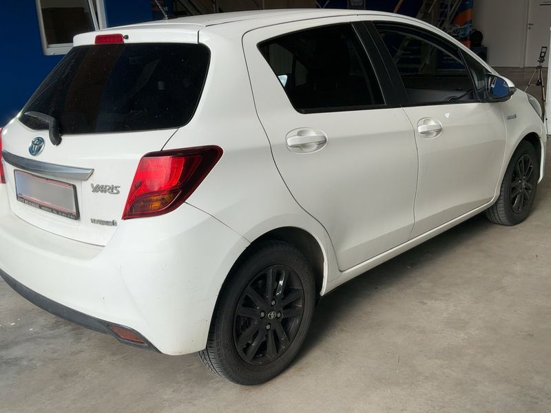 Toyota Yaris 1.5 Hybrid Edition 45 2016 – снимка 8